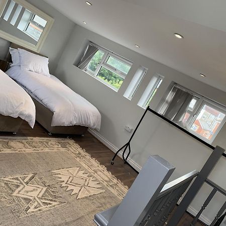Adanhouse-Stockland Spacious 5 Bedroom House Sleeps 12 Private Garden Cardiff Exterior photo